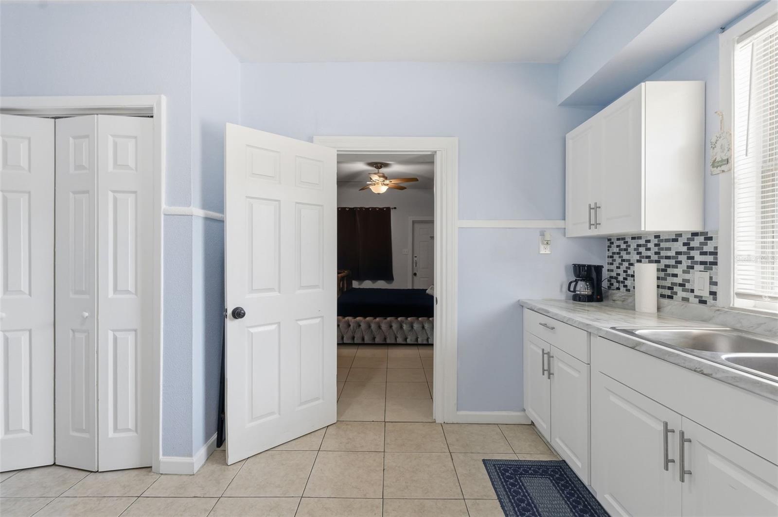 10107 N ASTER AVE — photo 7