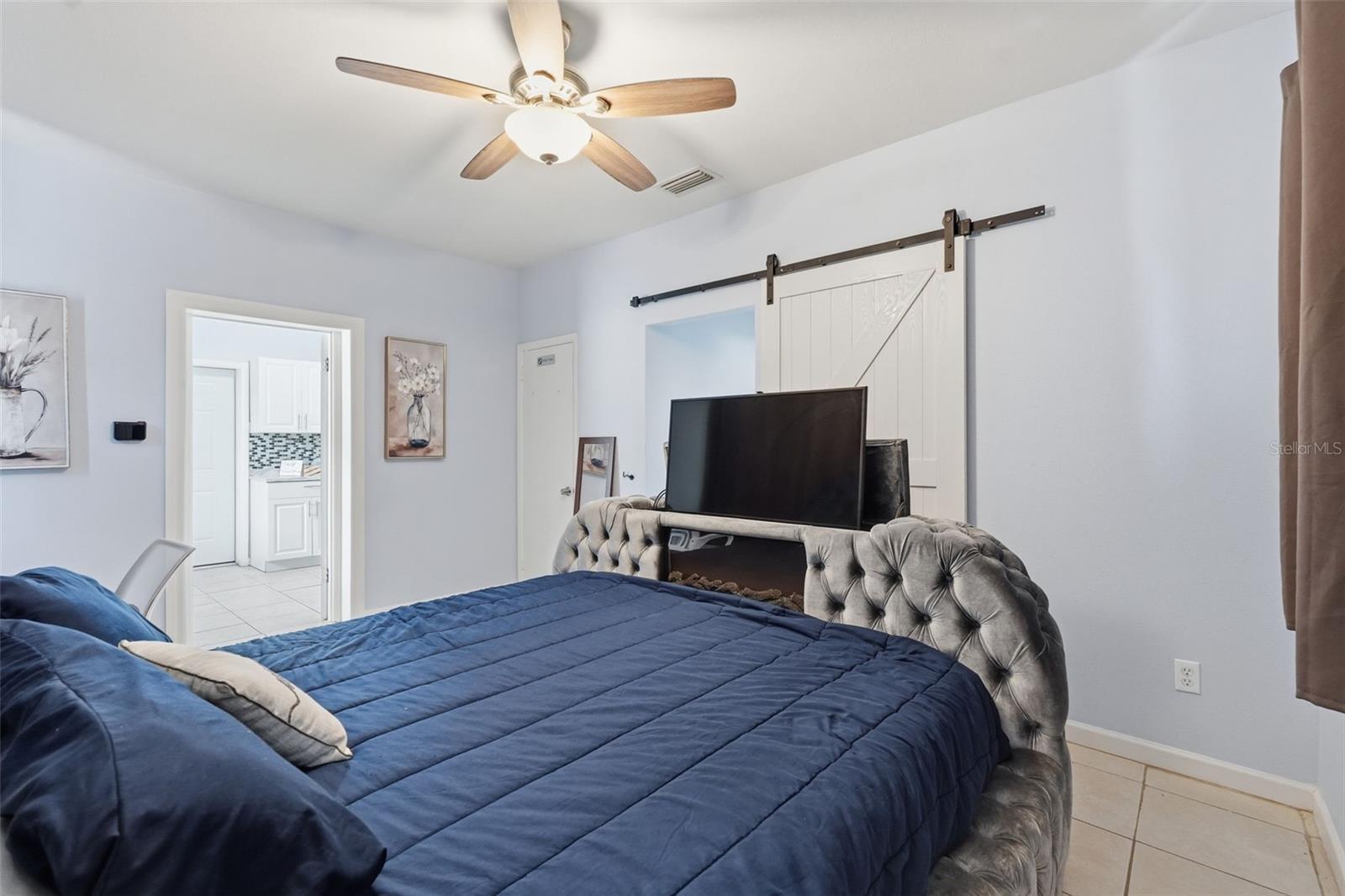 10107 N ASTER AVE — photo 13