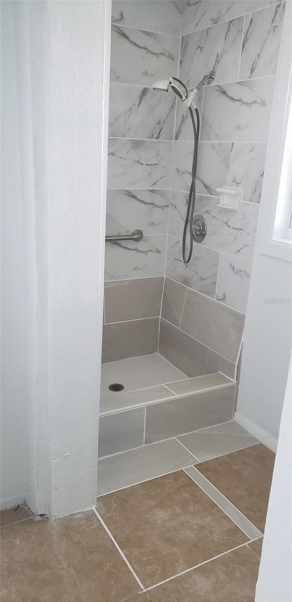 1118 HARRIS LN — photo 6