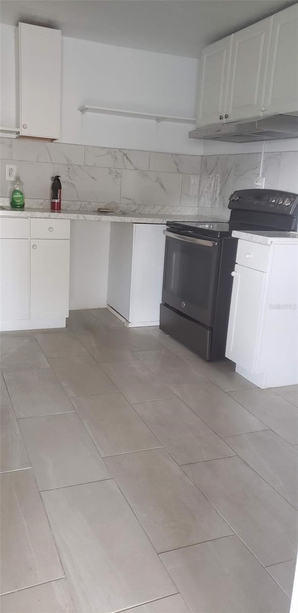 1118 HARRIS LN — photo 3