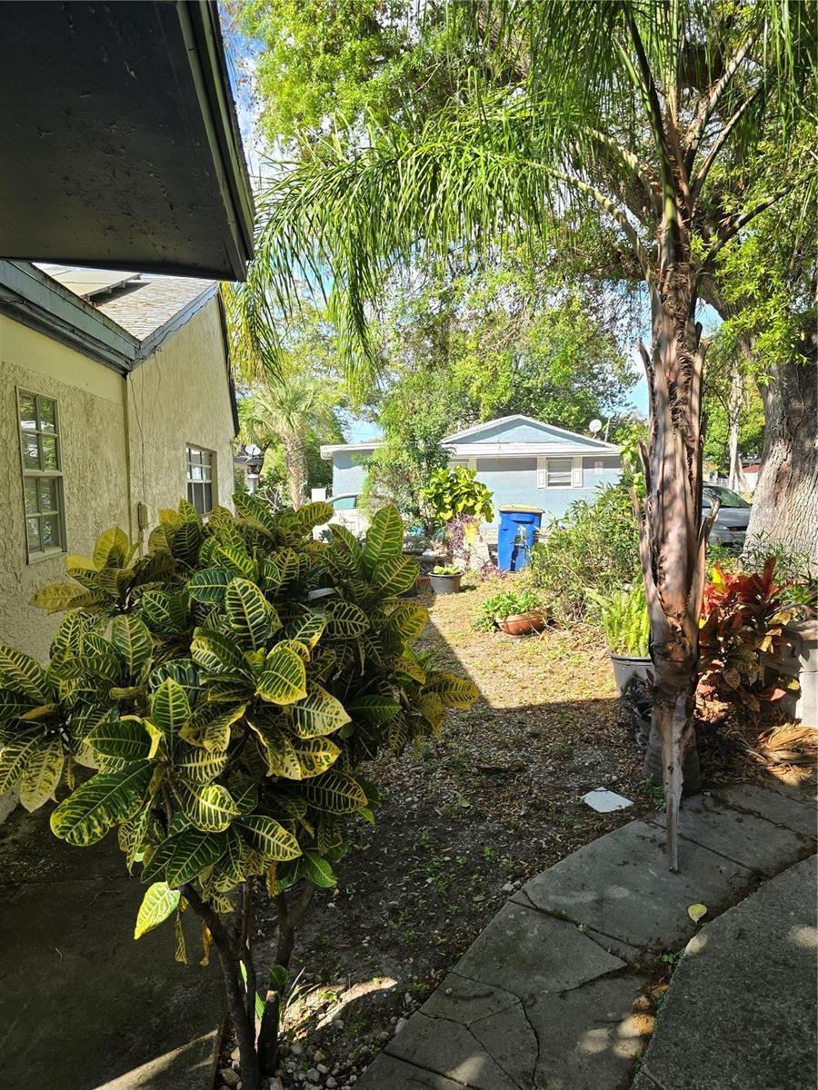 1118 HARRIS LN — photo 10