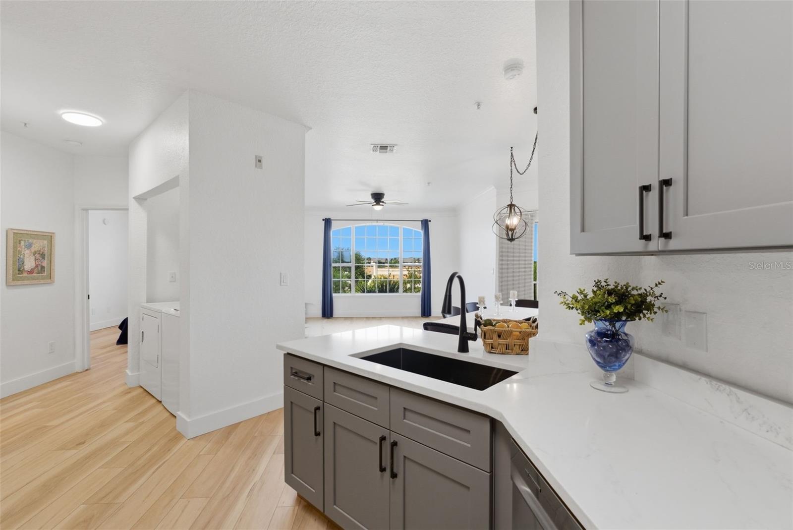 4323 BAYSIDE VILLAGE DR #312 — photo 8