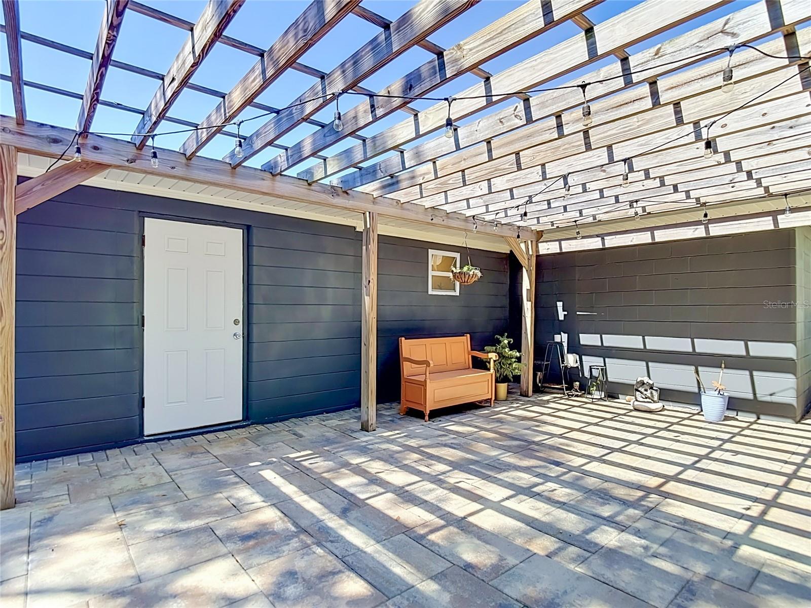 135 CONNIE AVE — photo 18