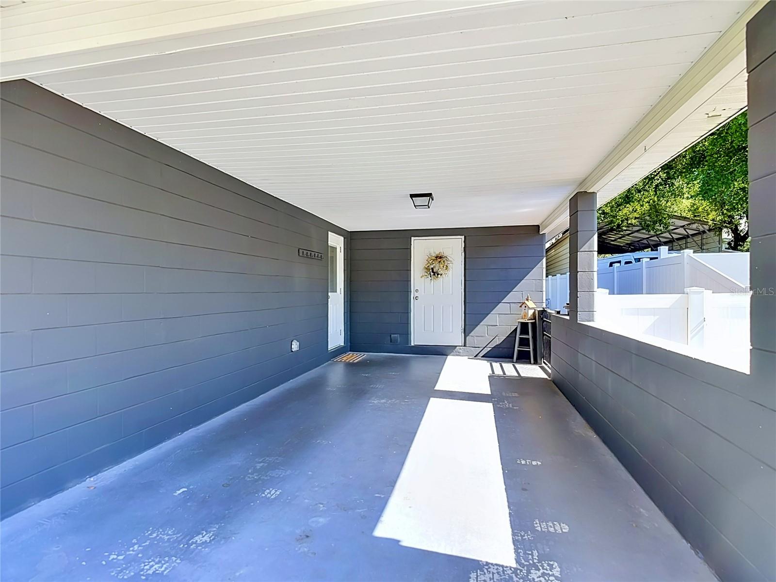 135 CONNIE AVE — photo 17