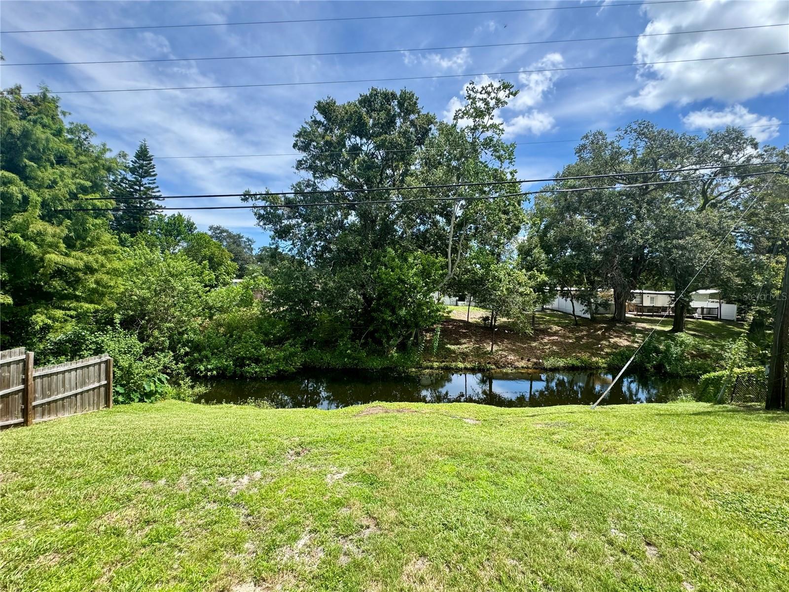 1413 EMBASSY DR — photo 6