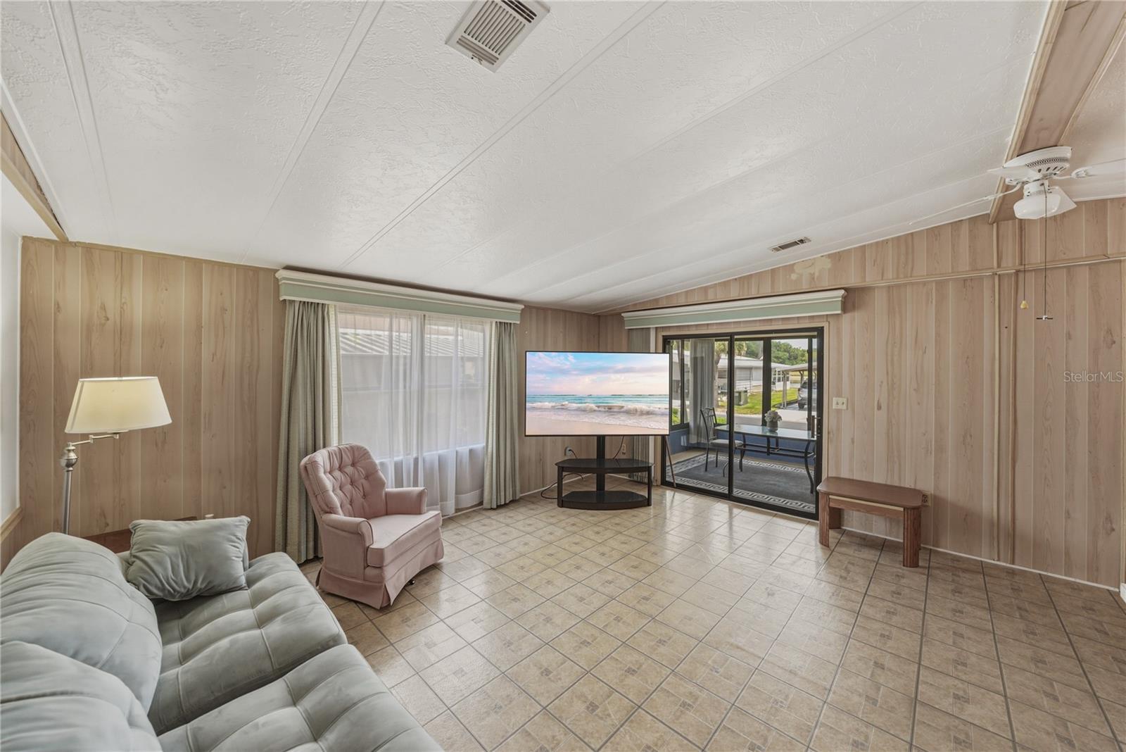 3201 HIDDEN LAKE DR — photo 16