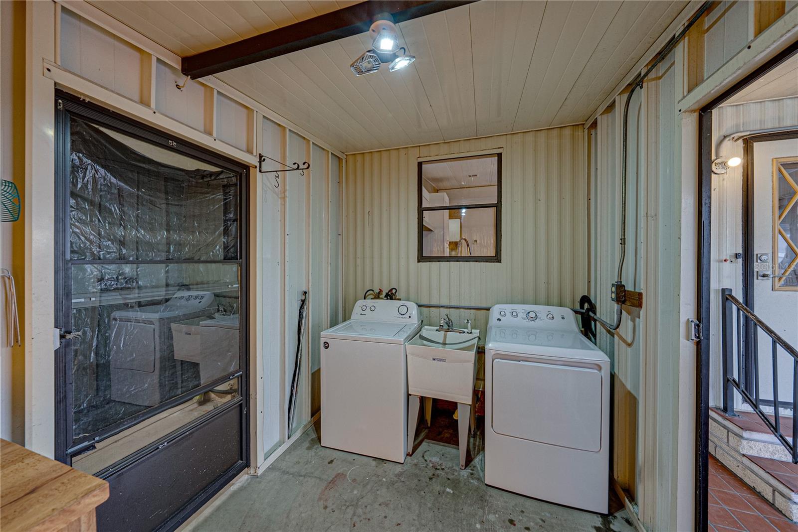3201 HIDDEN LAKE DR — photo 42