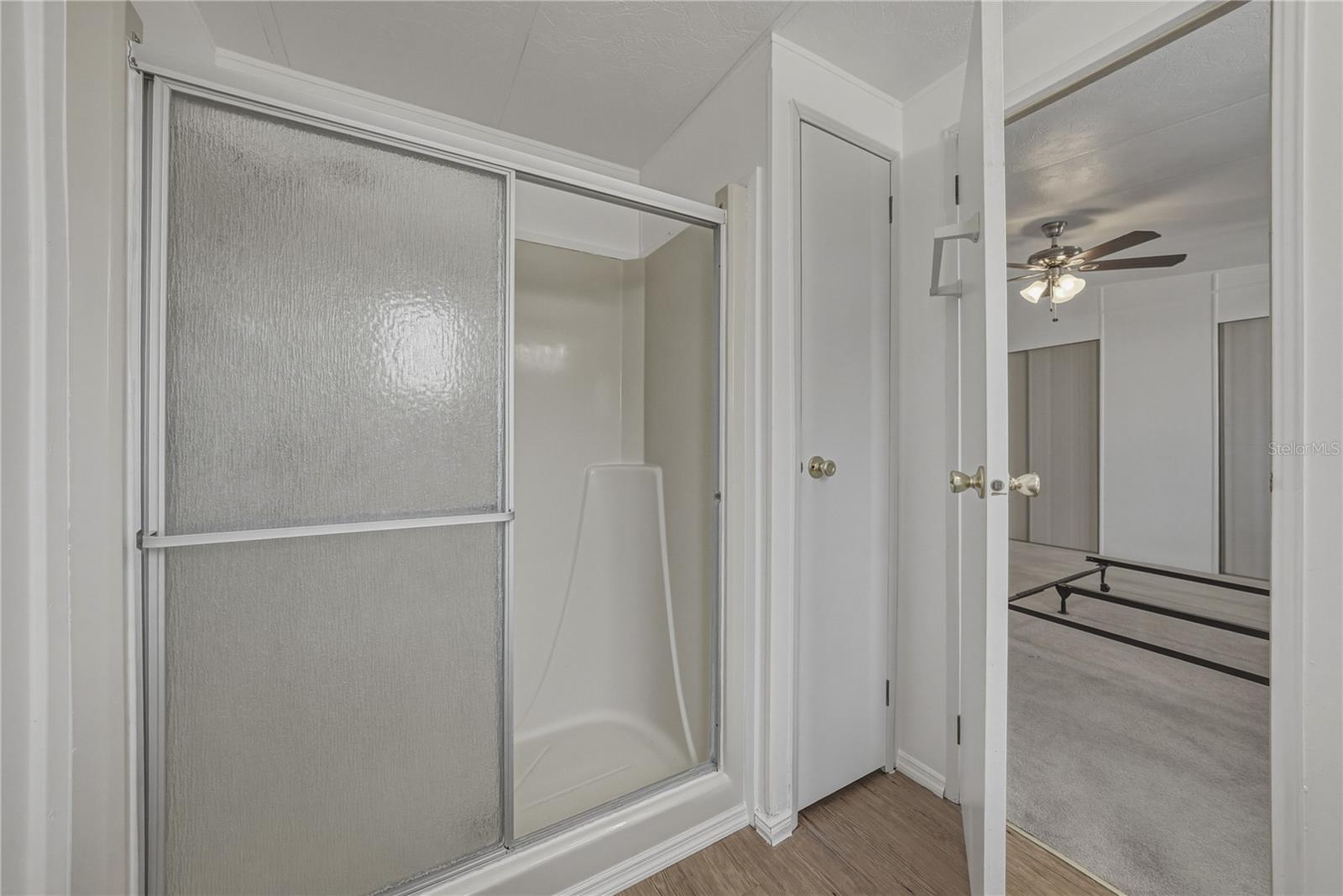 3201 HIDDEN LAKE DR — photo 35