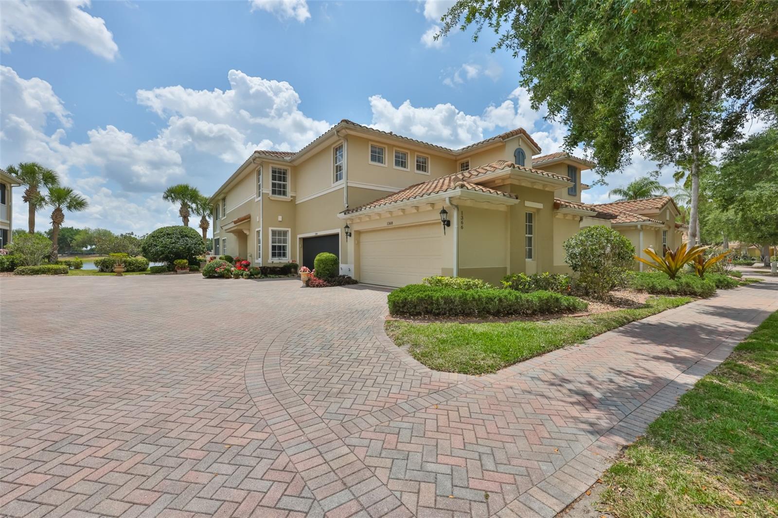 1368 EMERALD DUNES DR — photo 2