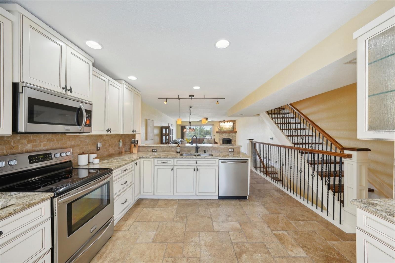 637 PINELLAS BAYWAY #105 — photo 15