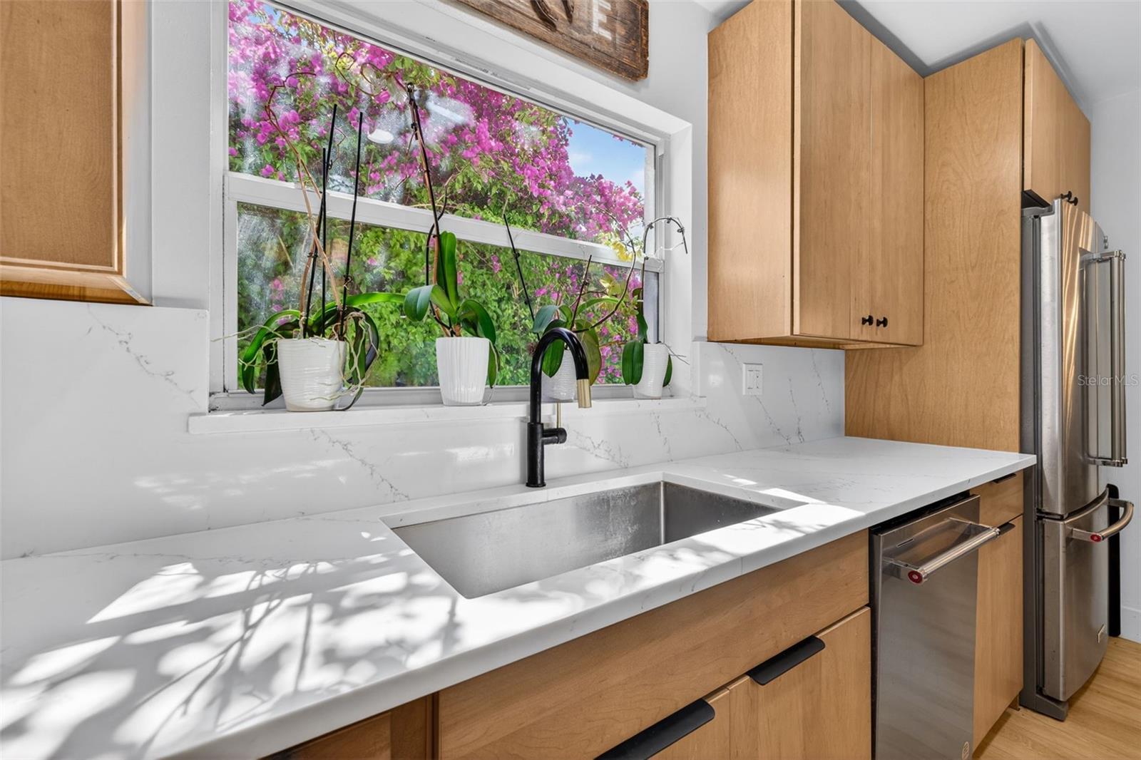 8450 FLAGSTONE DR — photo 14
