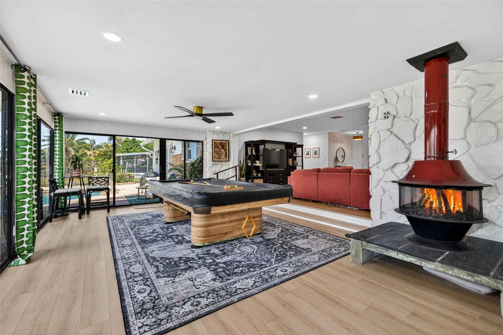8450 FLAGSTONE DR — photo 22
