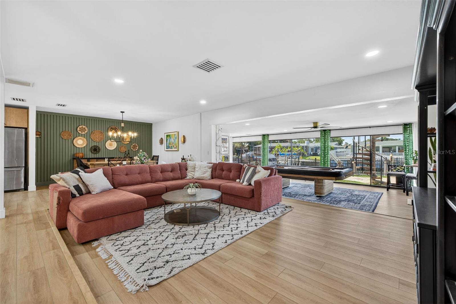 8450 FLAGSTONE DR — photo 18