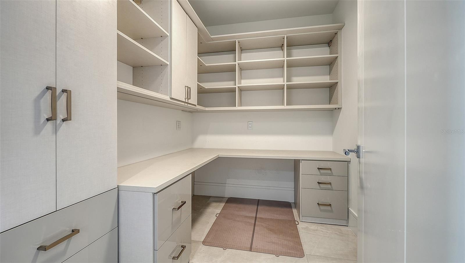 401 QUAY COMMONS #505 — photo 36