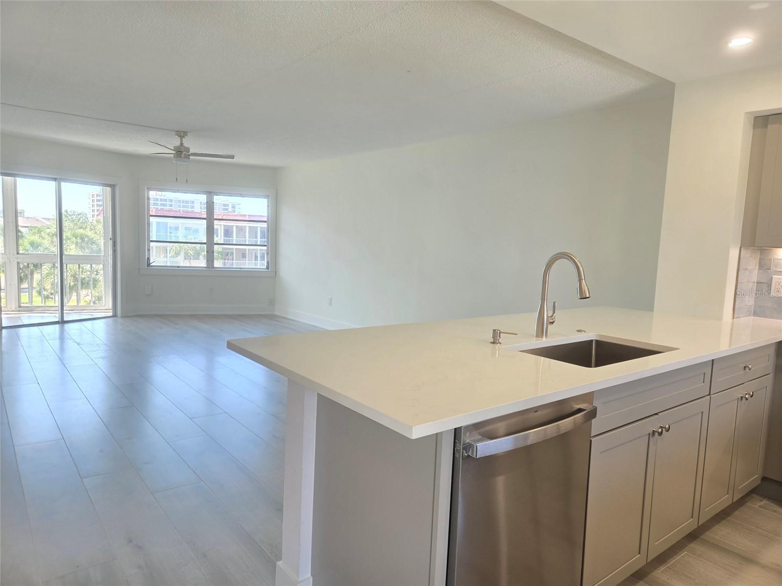 1300 N PORTOFINO DR #406 — photo 9