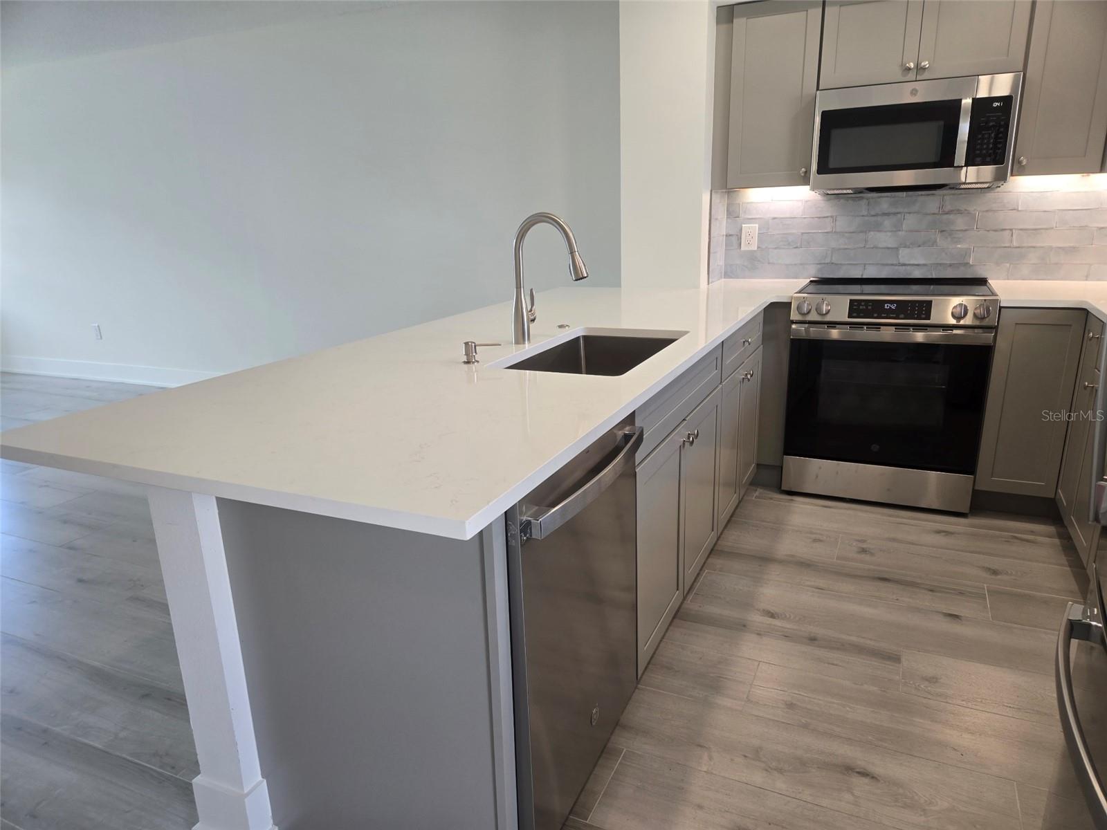 1300 N PORTOFINO DR #406 — photo 4