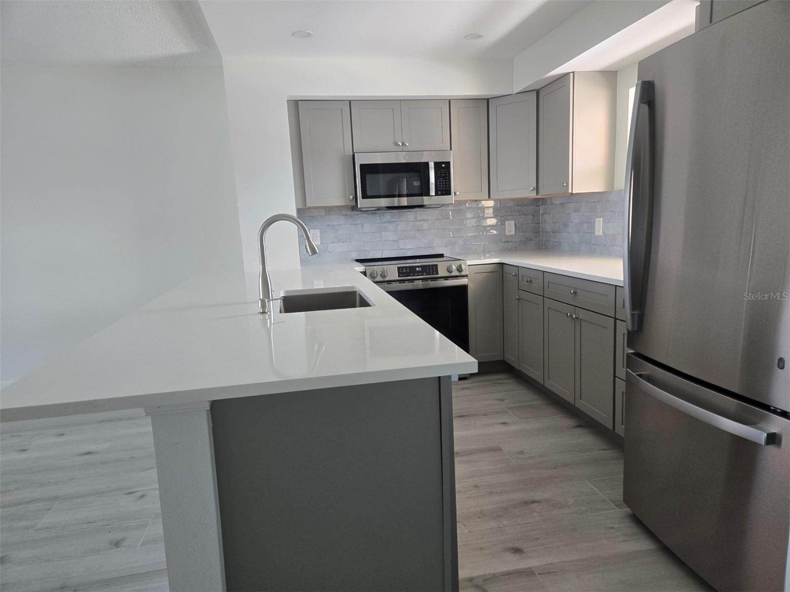 1300 N PORTOFINO DR #406 — photo 7
