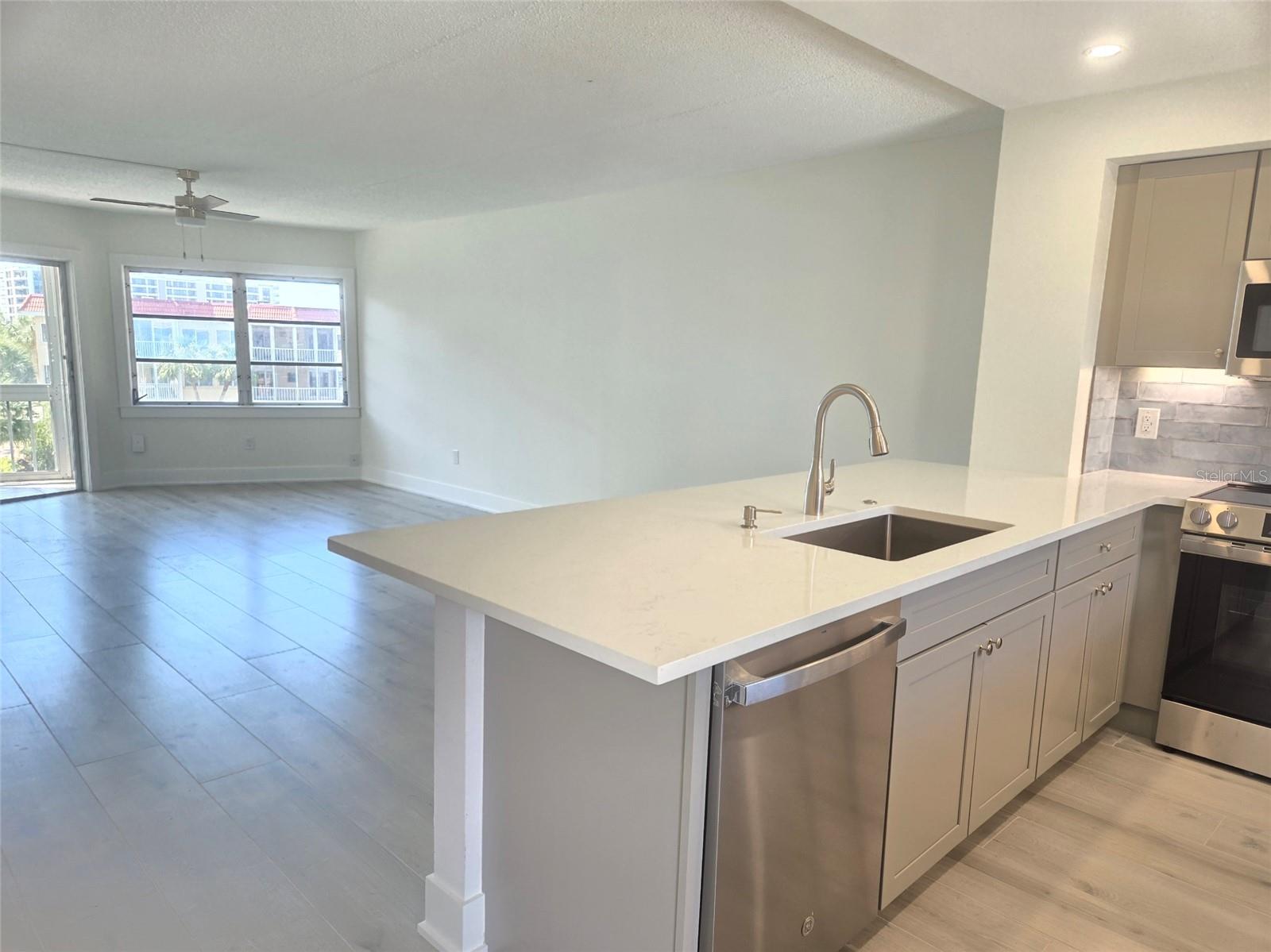 1300 N PORTOFINO DR #406 — photo 10