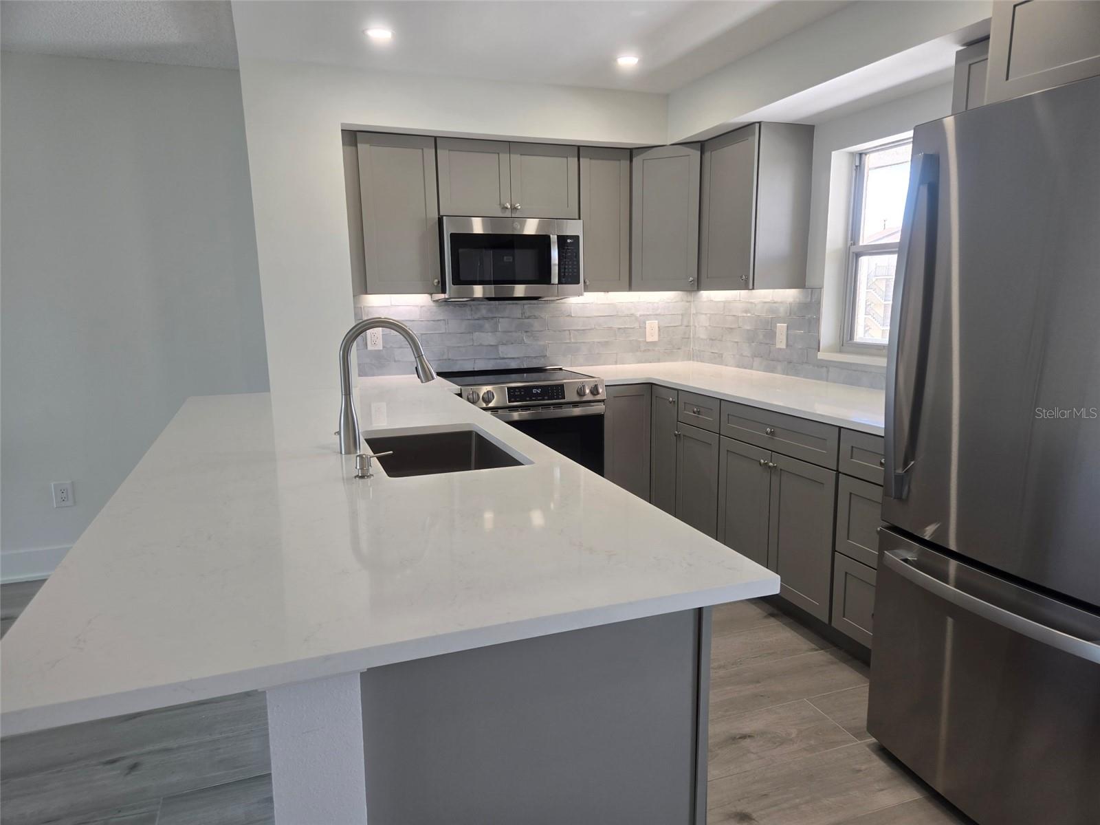 1300 N PORTOFINO DR #406 — photo 5