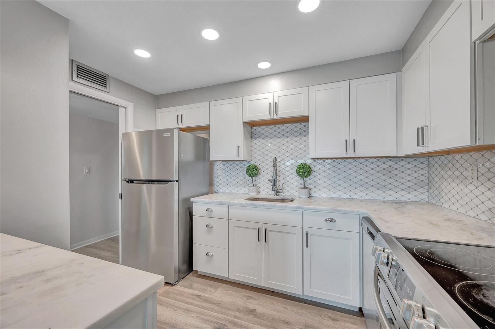 400 64TH AVE #907 W — photo 12