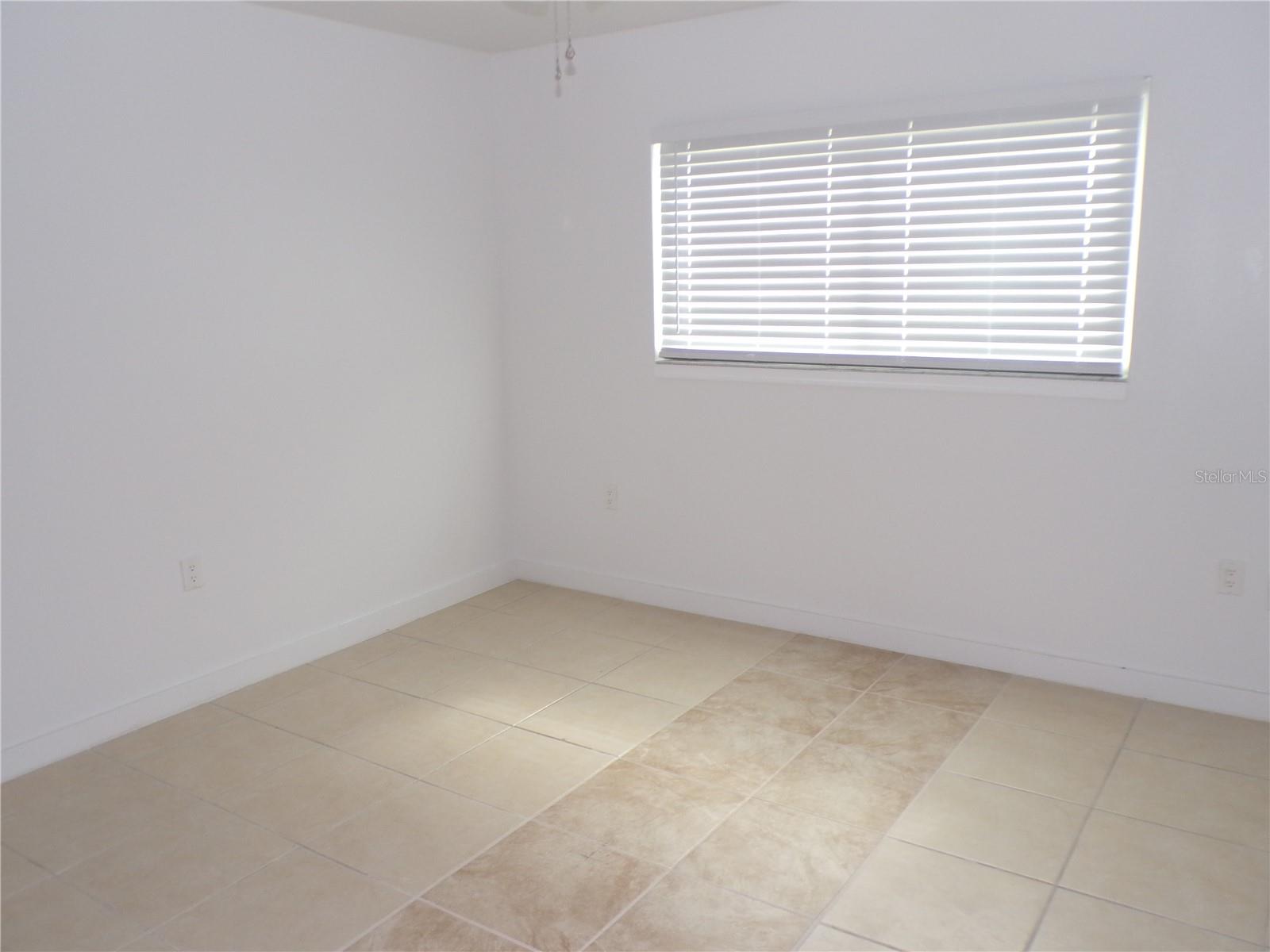 1258 BARBARA DR #106 — photo 7