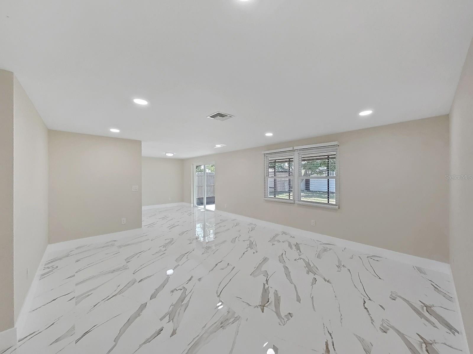 7218 LUNITA CT — photo 16