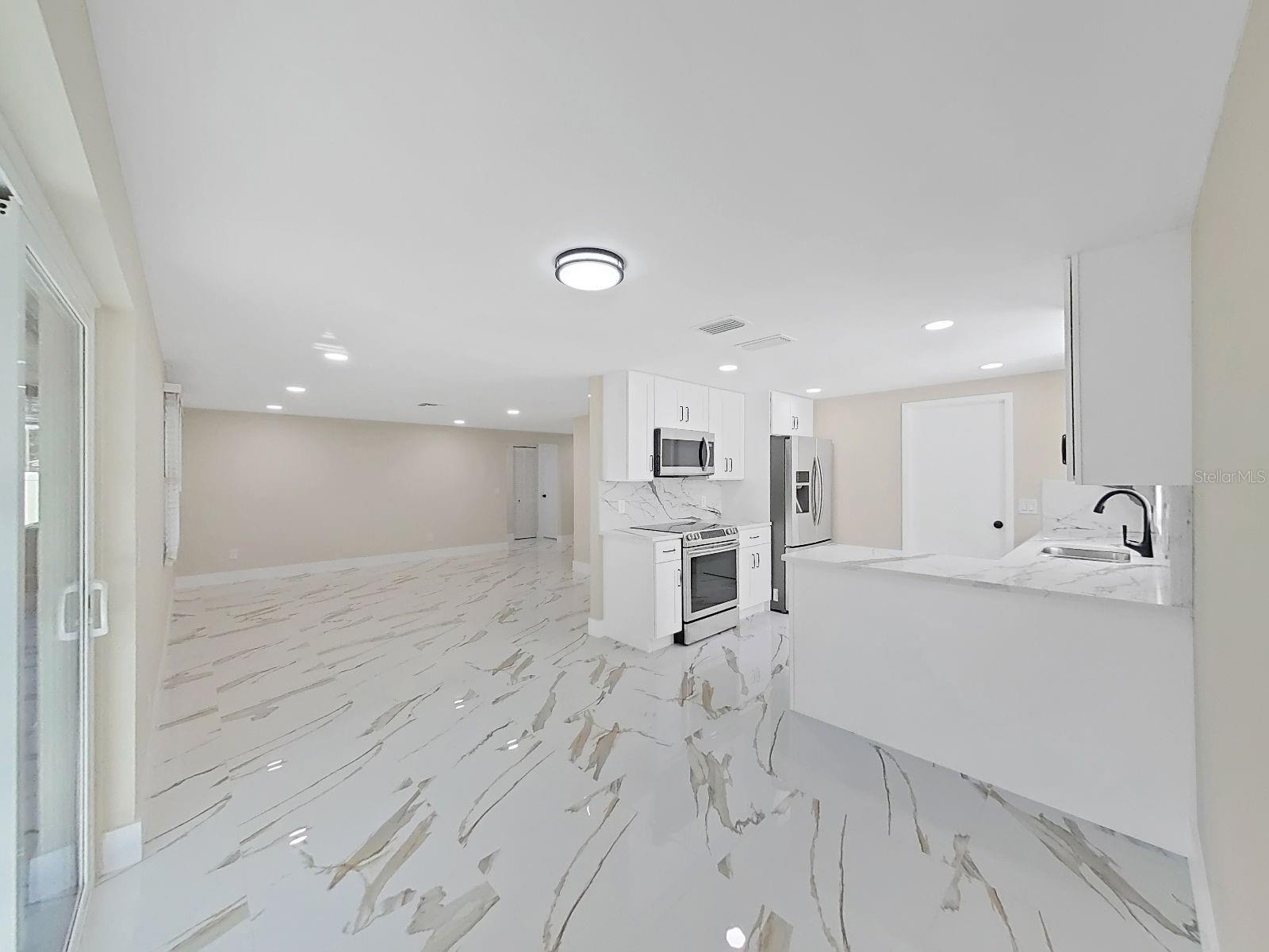7218 LUNITA CT — photo 32