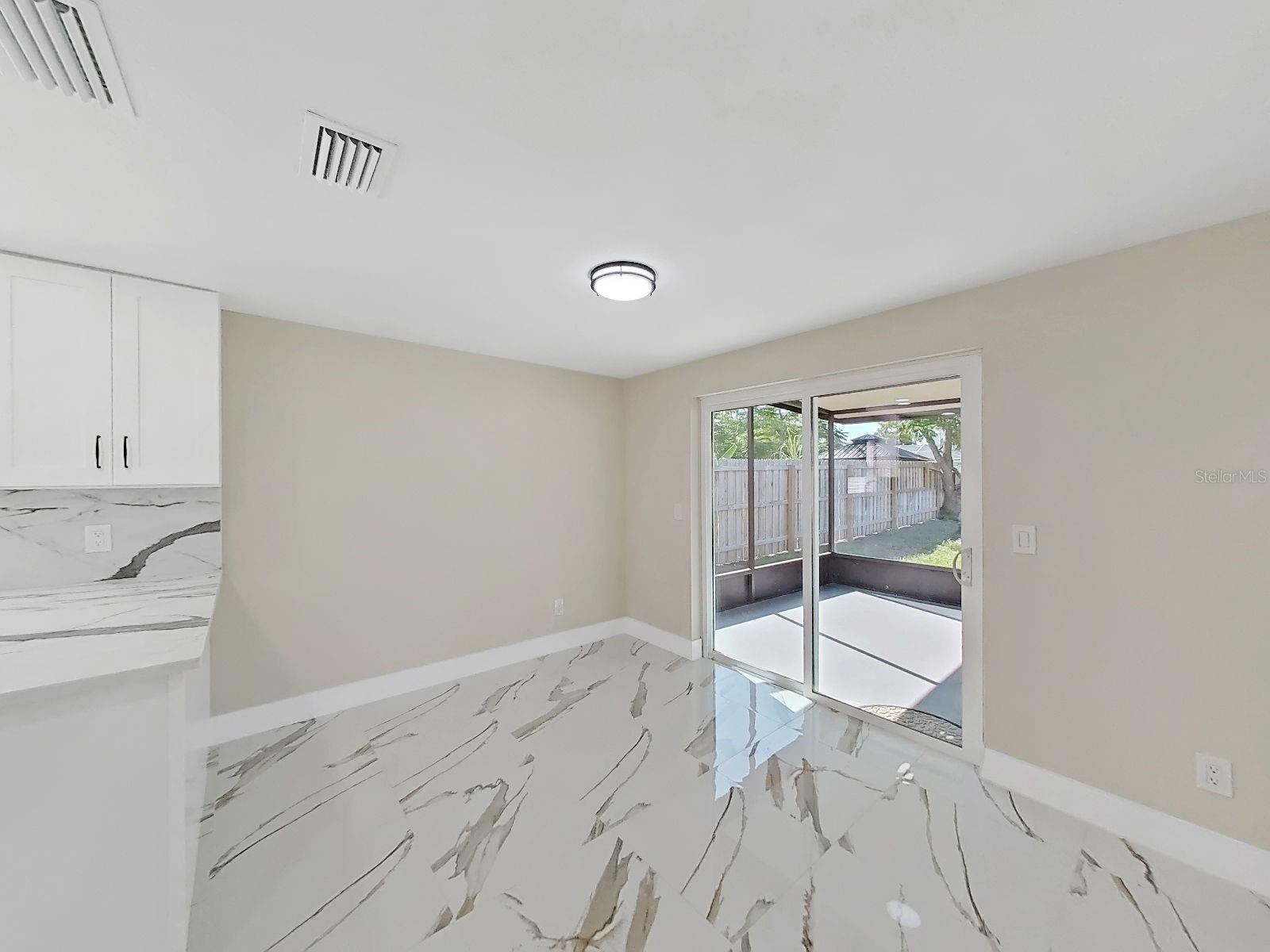 7218 LUNITA CT — photo 33