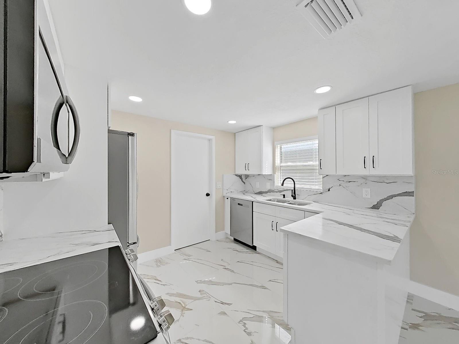 7218 LUNITA CT — photo 34