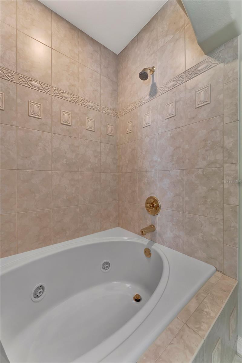 416 81ST ST W — photo 53