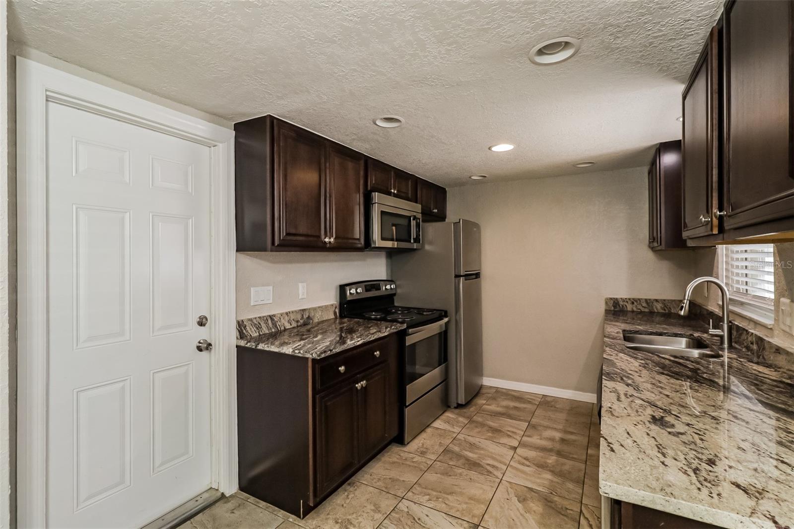 3644 PANOLA DR — photo 6
