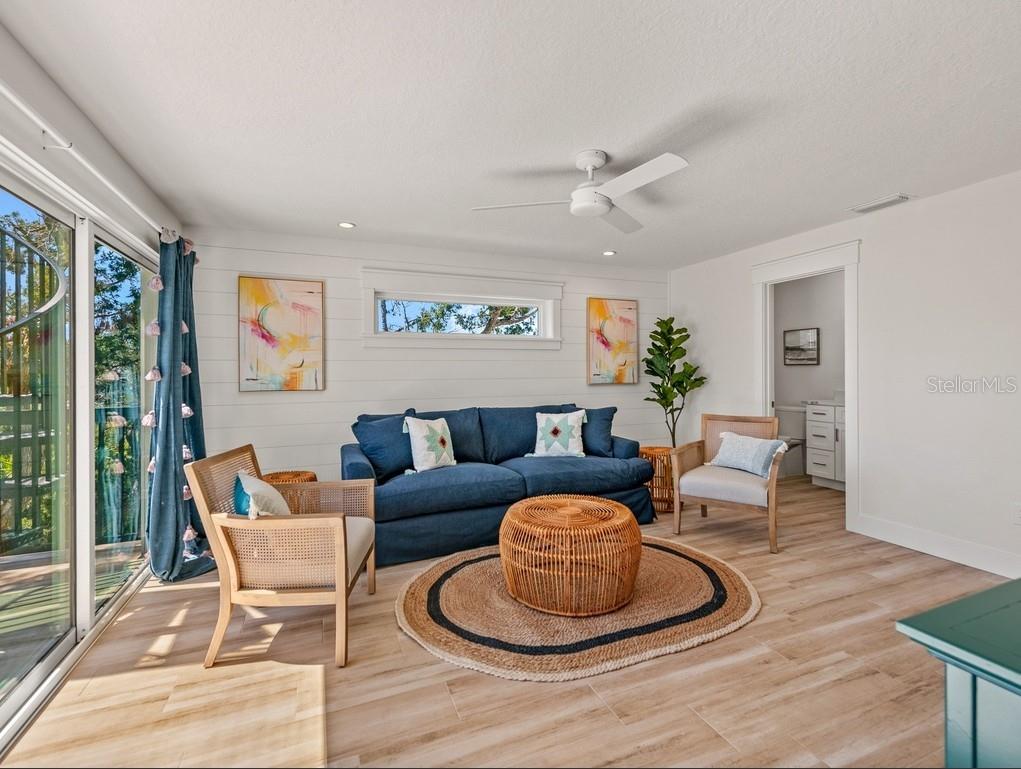204 COOLIDGE DR — photo 14