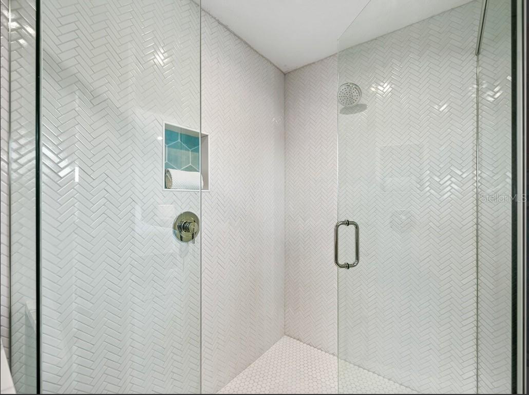 204 COOLIDGE DR — photo 38