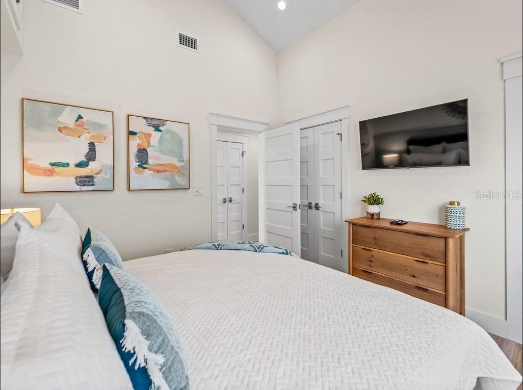 204 COOLIDGE DR — photo 31