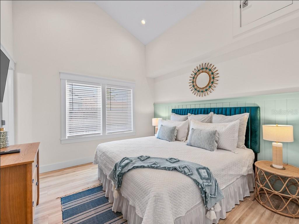 204 COOLIDGE DR — photo 30