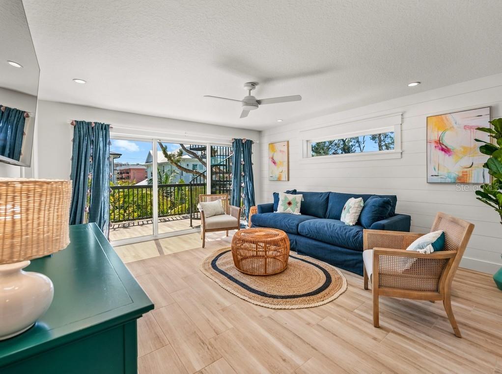 204 COOLIDGE DR — photo 15