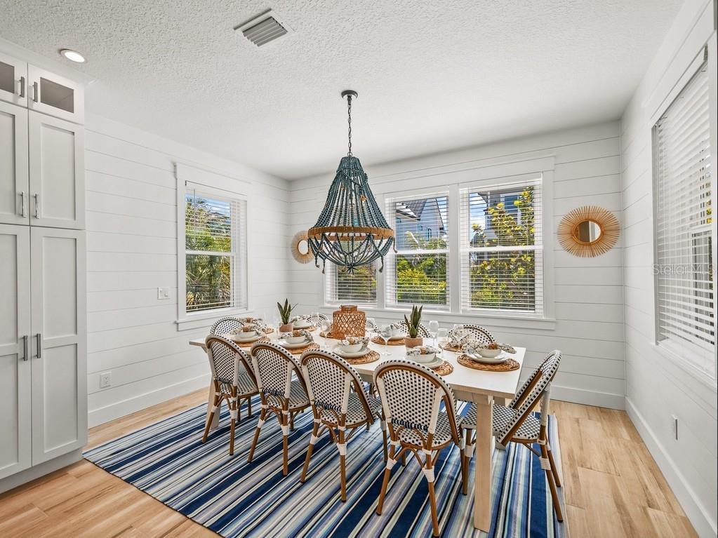 204 COOLIDGE DR — photo 13