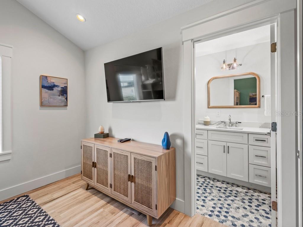 204 COOLIDGE DR — photo 47