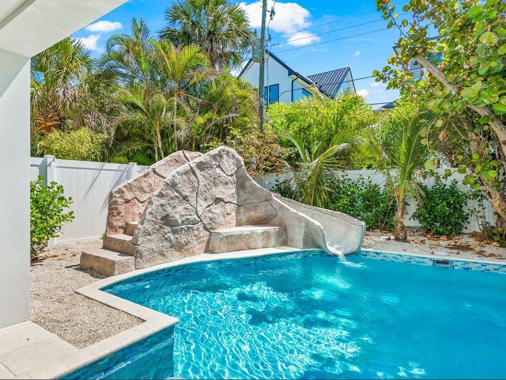 204 COOLIDGE DR — photo 63