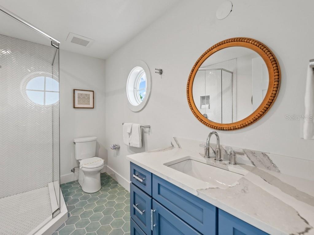 204 COOLIDGE DR — photo 37