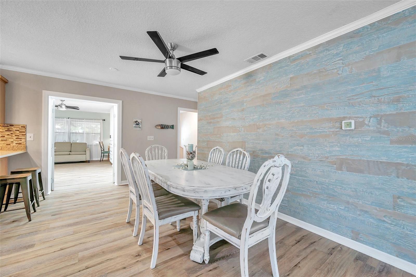 717 CAROLINA AVE — photo 16