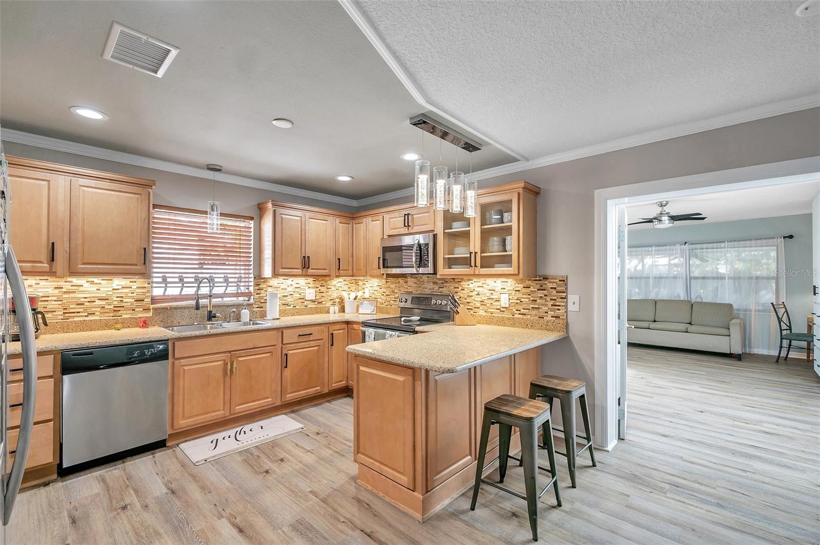 717 CAROLINA AVE — photo 22