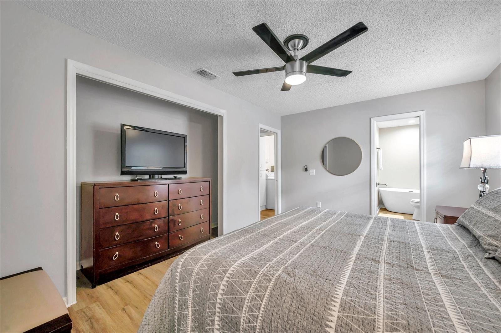 717 CAROLINA AVE — photo 28
