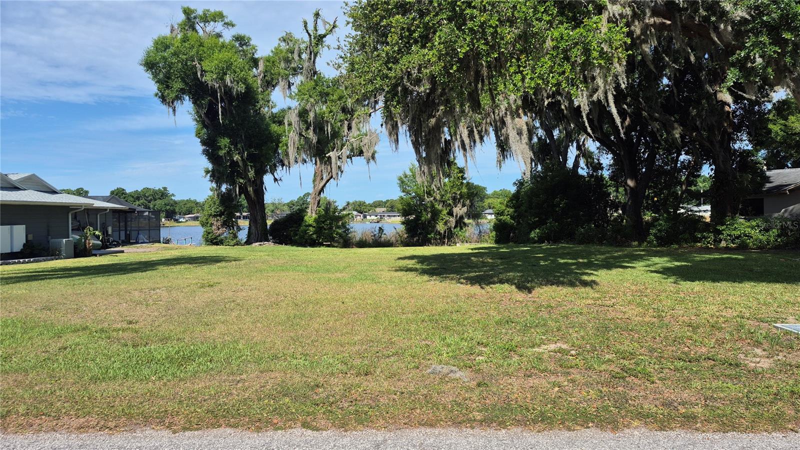 3745 LAKE BREEZE DR — photo 2