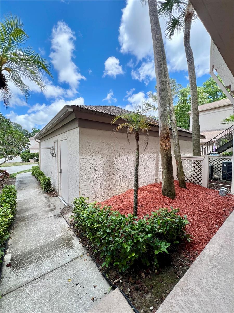 3014 RED OAK CT #102 — photo 4
