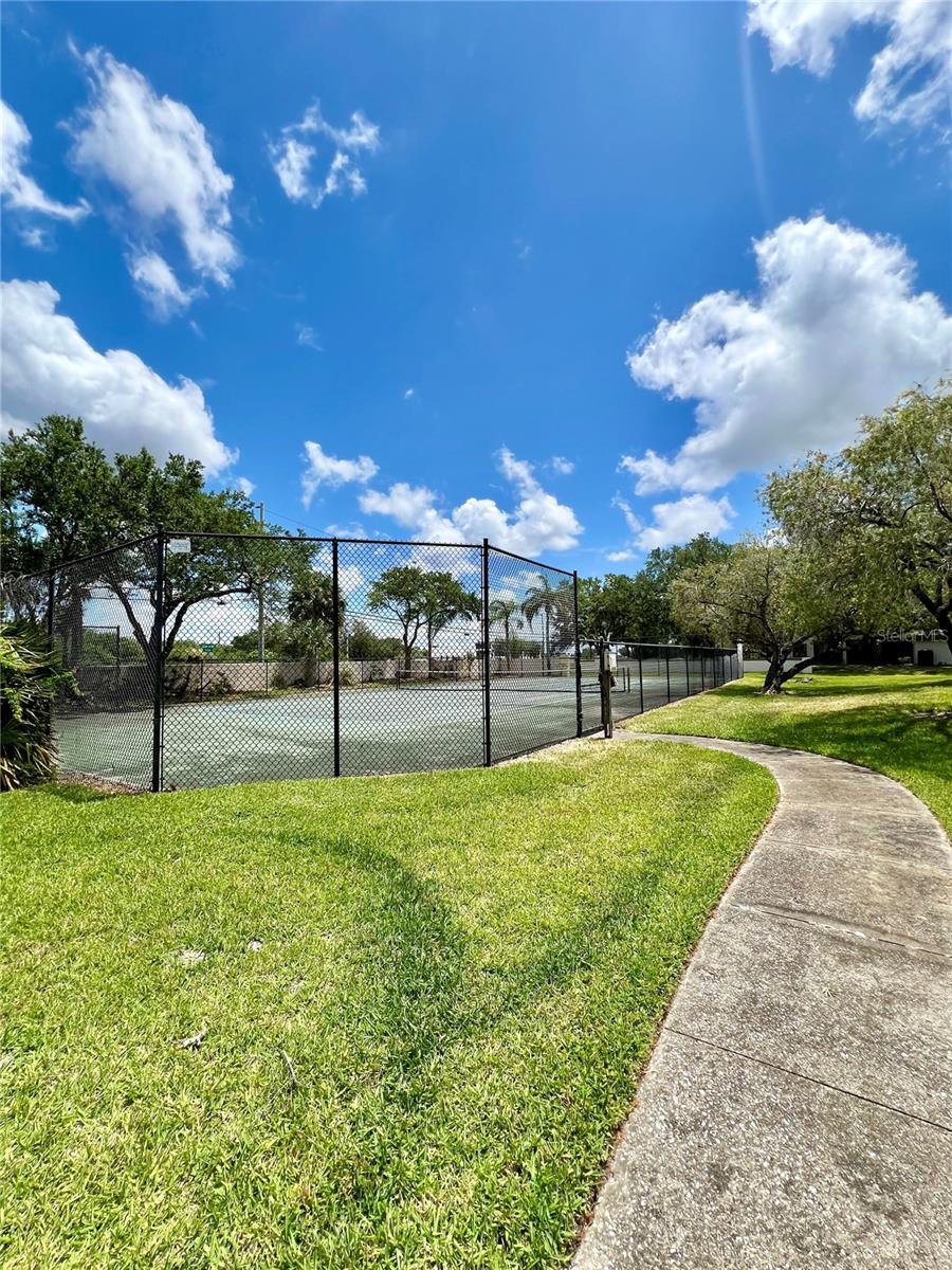 3014 RED OAK CT #102 — photo 41