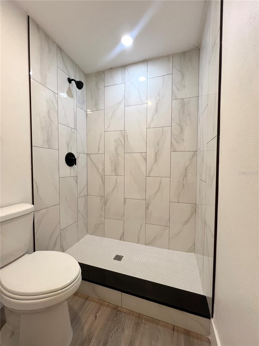 3014 RED OAK CT #102 — photo 33