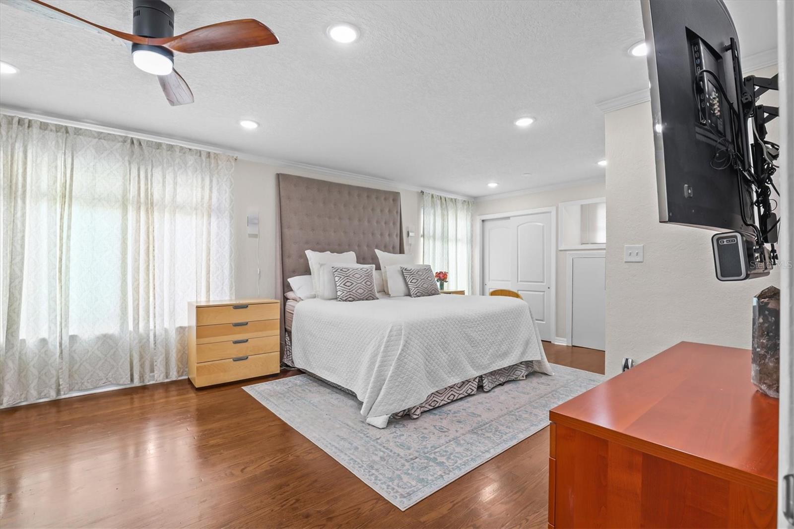 231 LIME CIR S — photo 32