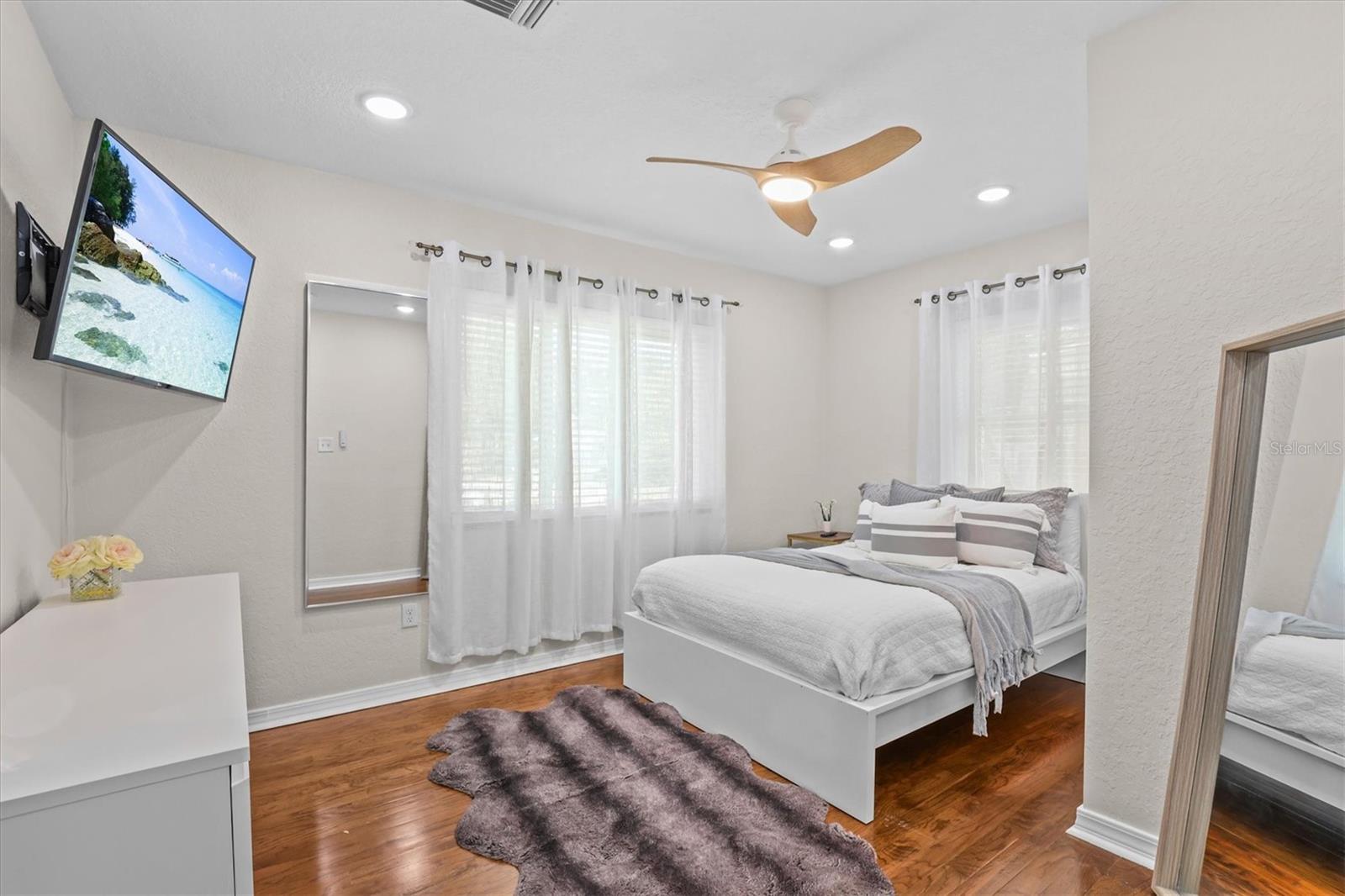 231 LIME CIR S — photo 40