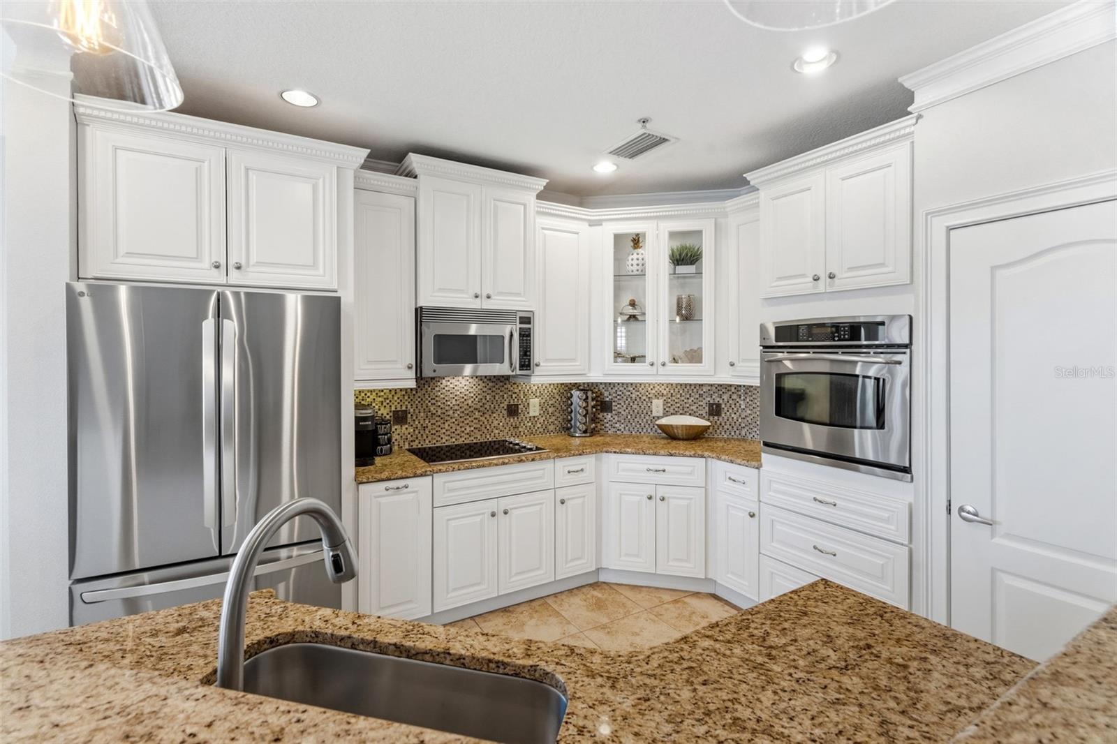 6420 SUNSET BAY CIR — photo 18